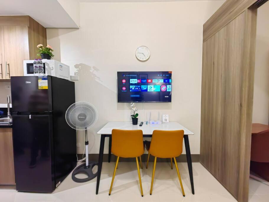 1br Unit Condotel W Balcony Fame Residences #fm47 Apartment
