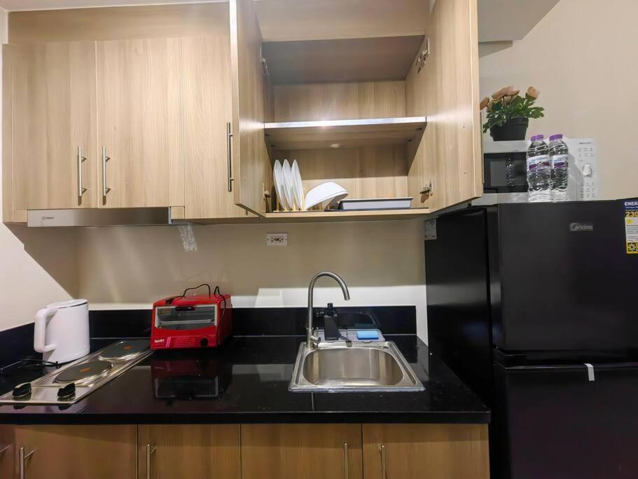 Apartment 1br Unit Condotel W Balcony Fame Residences #fm47 Manila