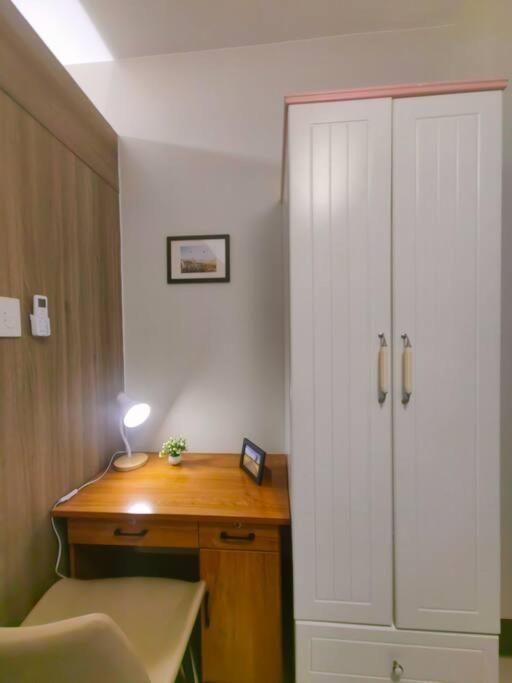 Apartment 1br Unit Condotel W Balcony Fame Residences #fm37 Manila