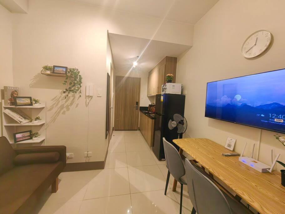 1br Unit Condotel W Balcony Fame Residences #fm37 *