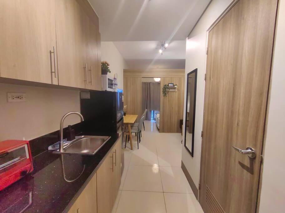 Apartment 1br Unit Condotel W Balcony Fame Residences #fm37 *