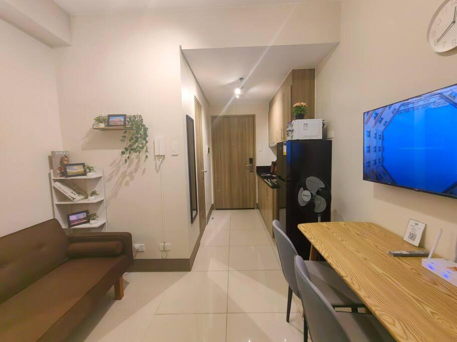 1br Unit Condotel W Balcony Fame Residences #fm37 Apartment Manila