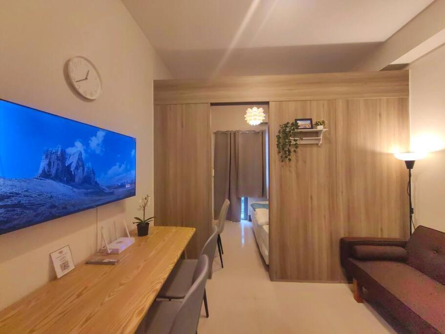 Apartment 1br Unit Condotel W Balcony Fame Residences #fm37 Manila