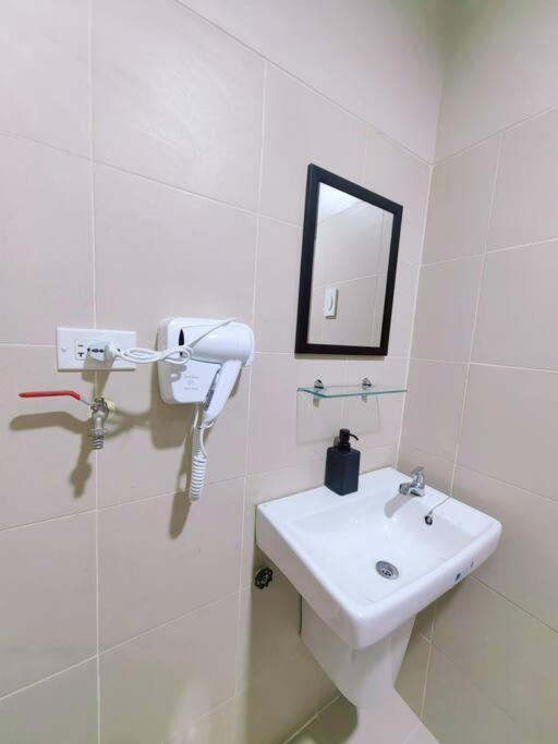 Apartment 1br Unit Condotel W Balcony Fame Residences #fm36