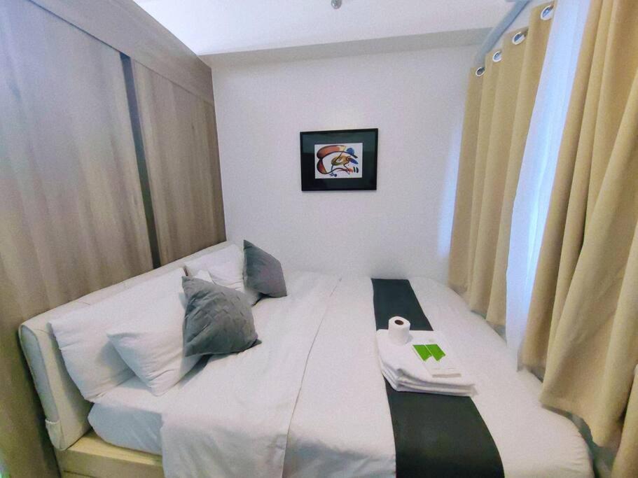 1br Unit Condotel W Balcony Fame Residences #fm36 *