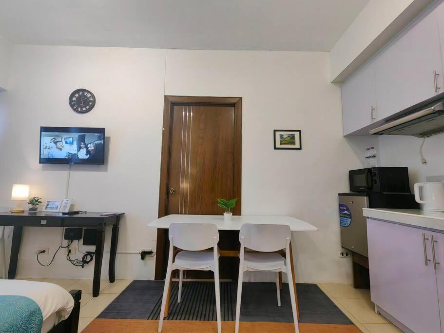 1br Condotel Ridgewood Towers Taguig #rw15 * Manila