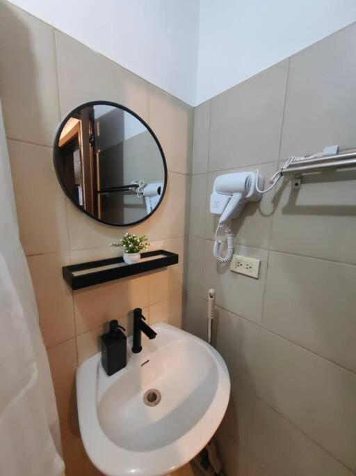 Apartment 1br Condotel Ridgewood Towers Taguig #rw15 *