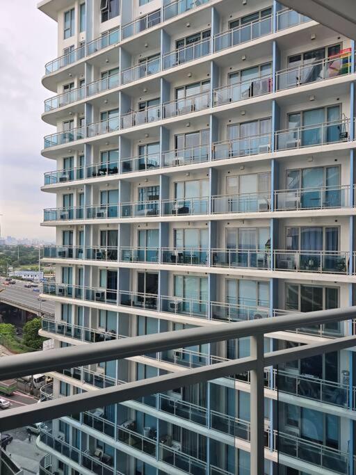 1br Condotel Azure Urban Near Airport #az06 Manila