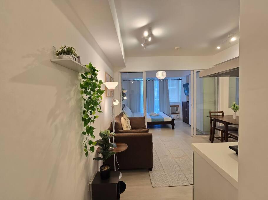 1br Condotel Azure Urban Near Airport #az06 Apartment