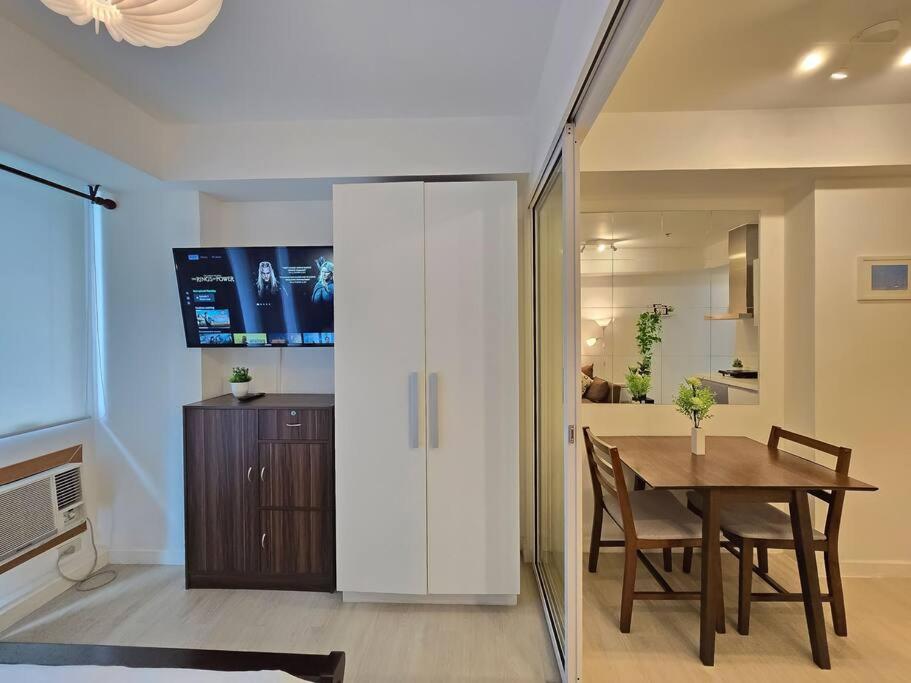 1br Condotel Azure Urban Near Airport #az06 Apartment *