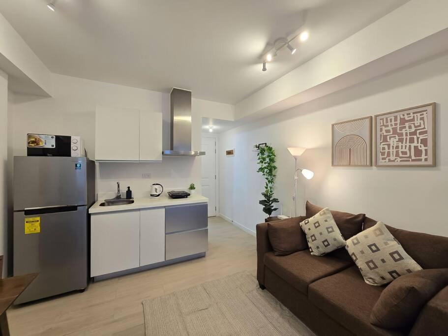 Apartment 1br Condotel Azure Urban Near Airport #az06