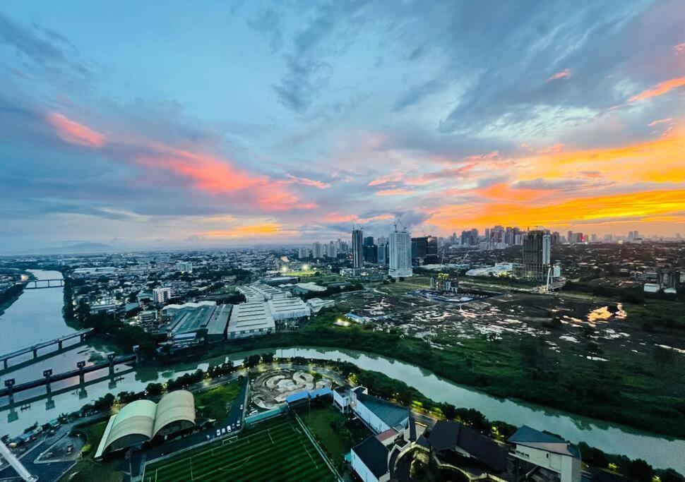 Apartment 2-bedroom With Swimming Pool Manila