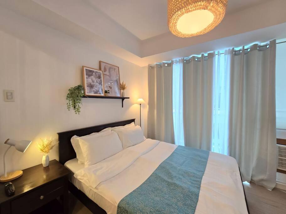 1br Condotel Azure Urban Near Airport #az05 Manila