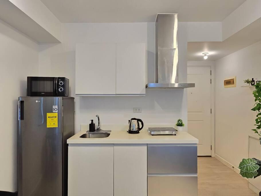 1br Condotel Azure Urban Near Airport #az05 * Manila