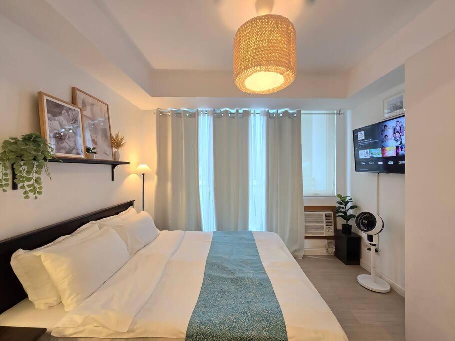 1br Condotel Azure Urban Near Airport #az05 Apartment *