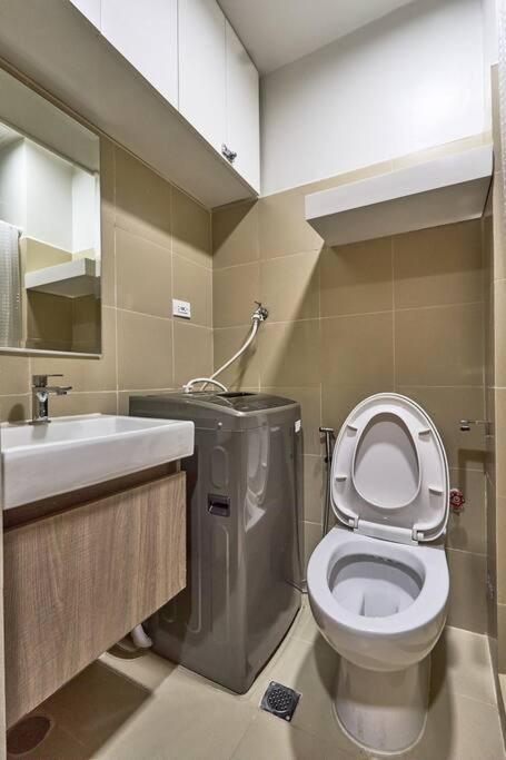Cozy Homey Hideout Near Mall Of Apartment