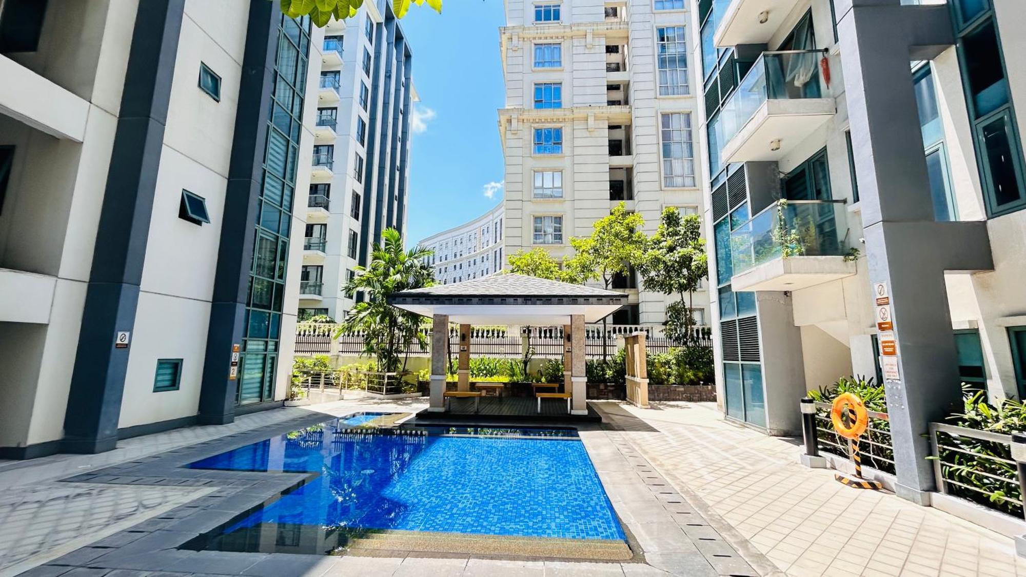 Palmeras Condotel 5* Manila