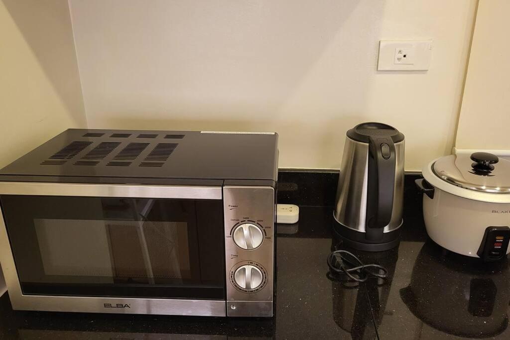 3br Elegant & Loc- Netflix, Wifi, Minibar! Apartment