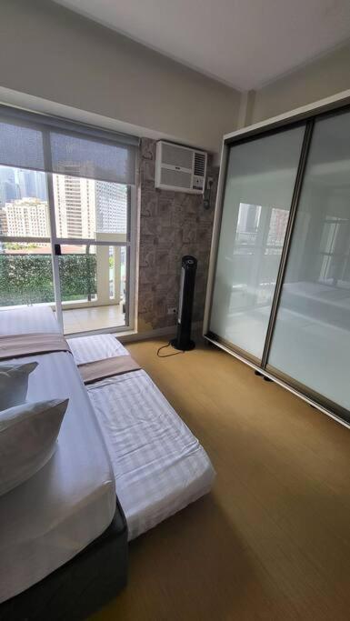 Apartment 3br Elegant & Loc- Netflix, Wifi, Minibar! Manila
