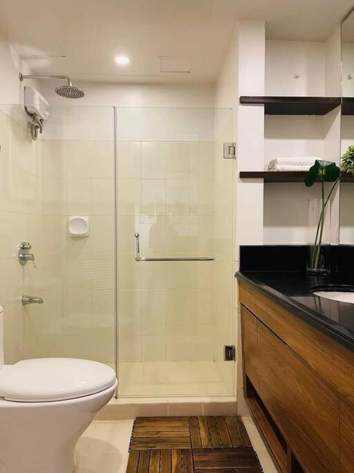 3br Elegant & Loc- Netflix, Wifi, Minibar!