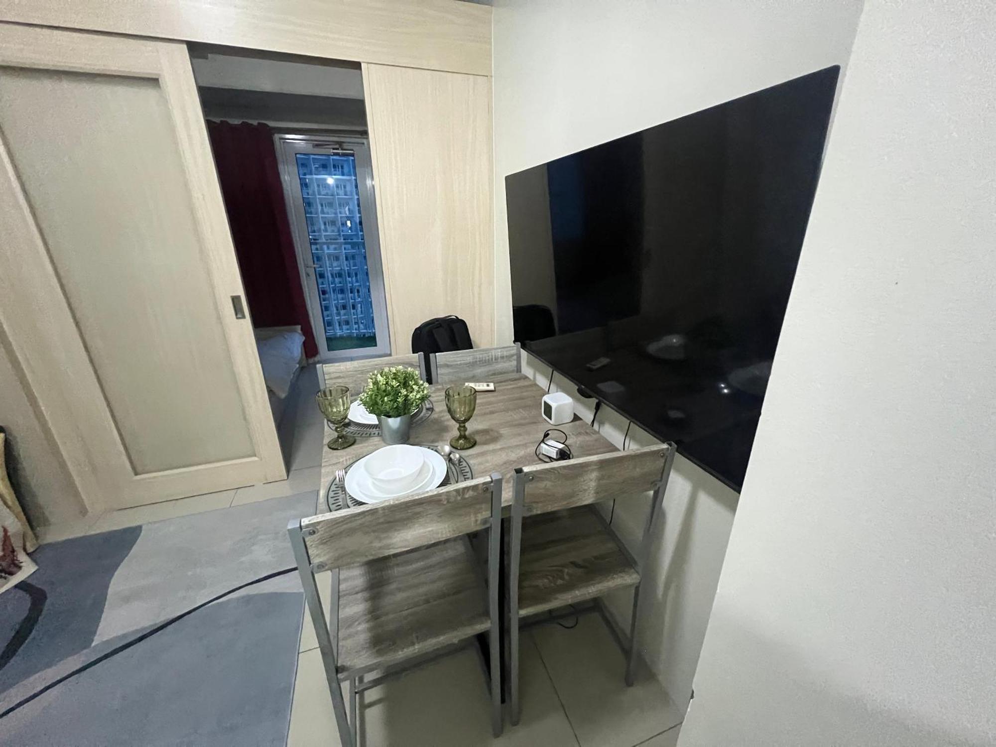 Cozy 1 Bedroom Makati With Balcony Wifi * Manila