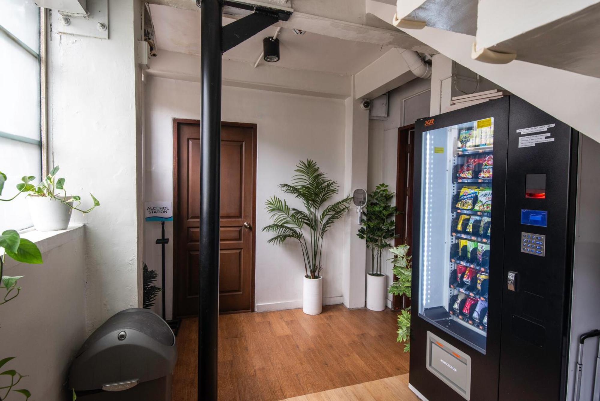 Homey And Cozey Poblacion Makati S06 Homestay *