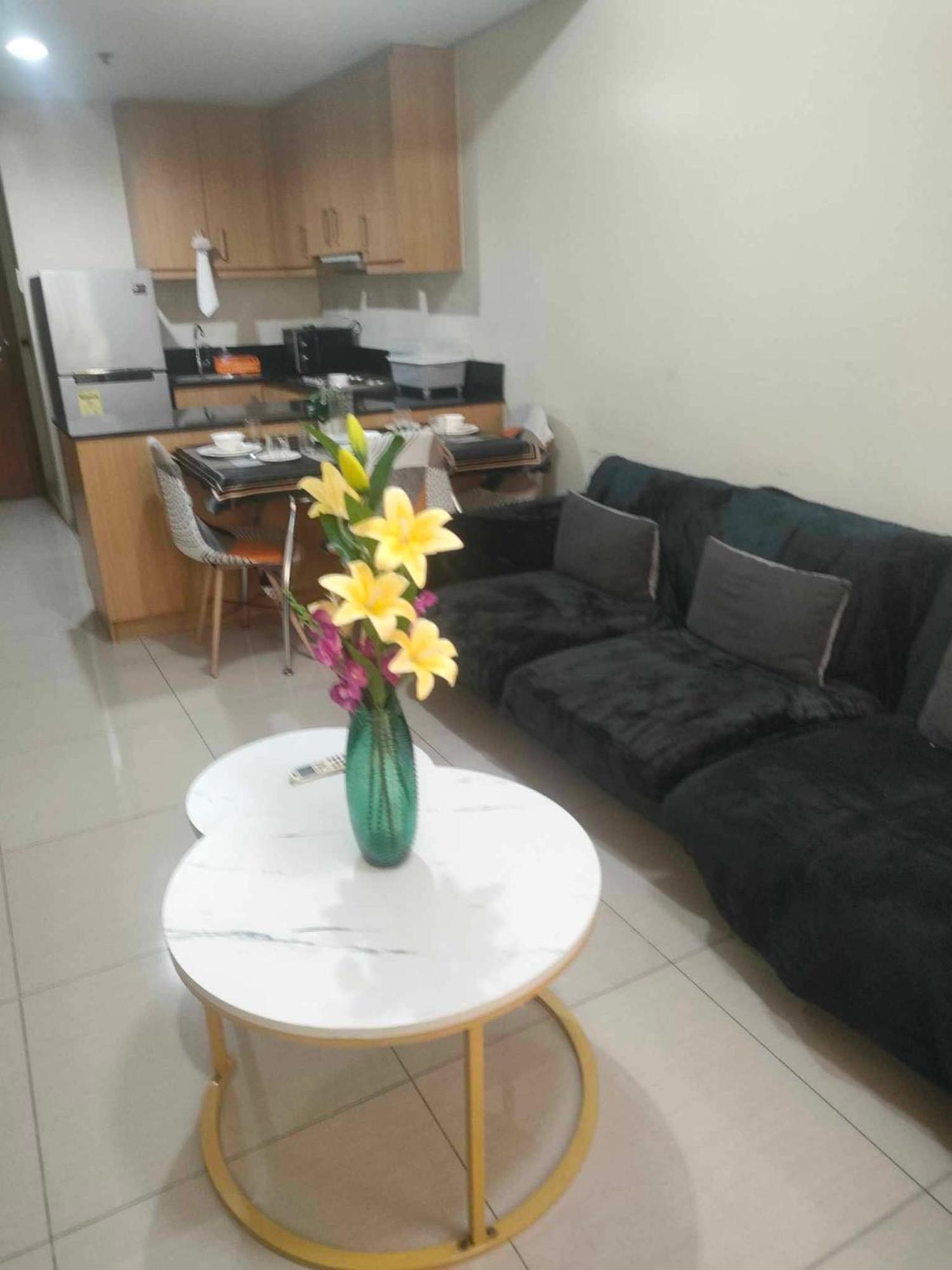 Apartment Shell Residences 2br 1046d Manila