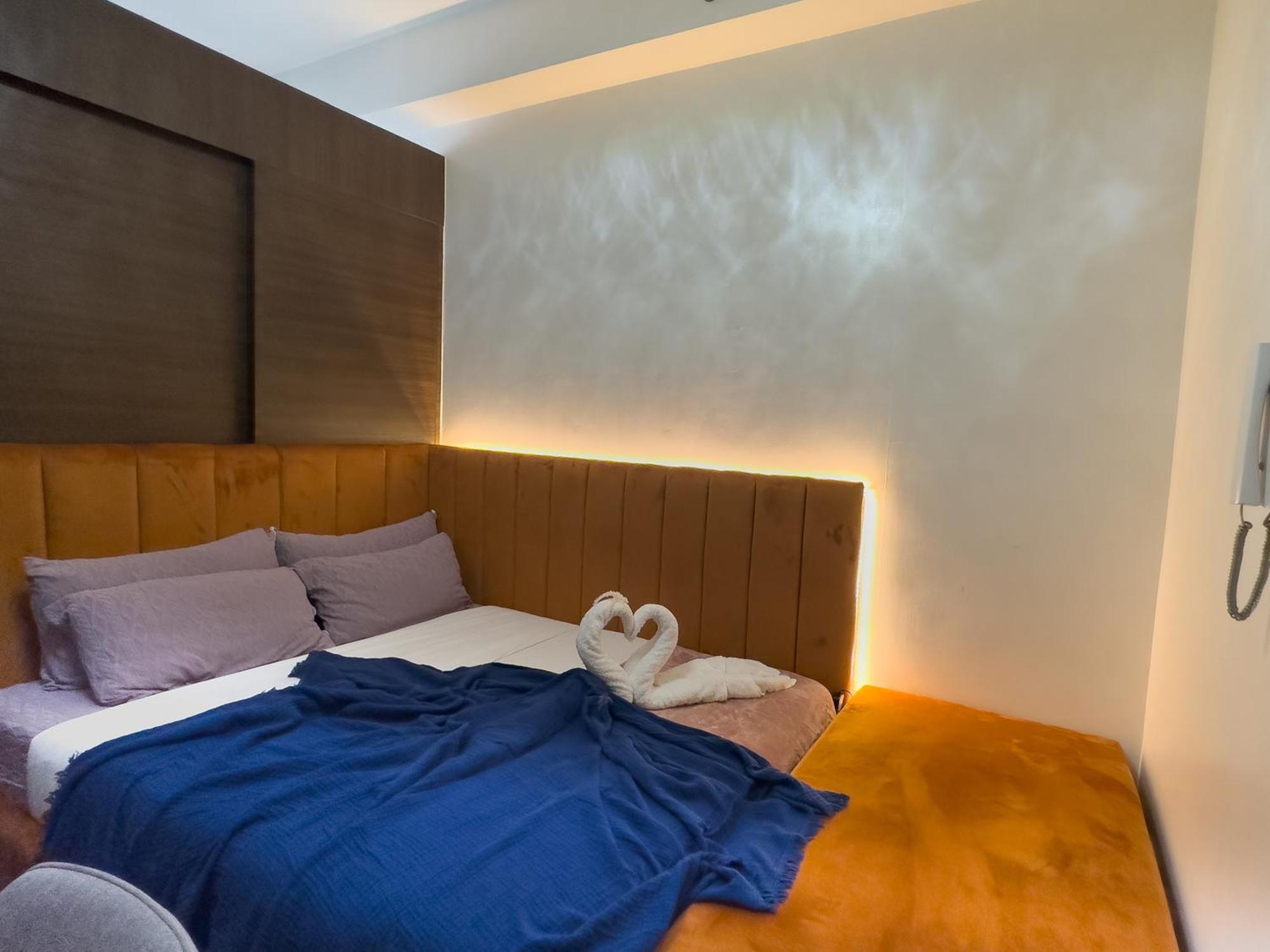 Apartment Air Residences Makati With Balcony Lights View Manila
