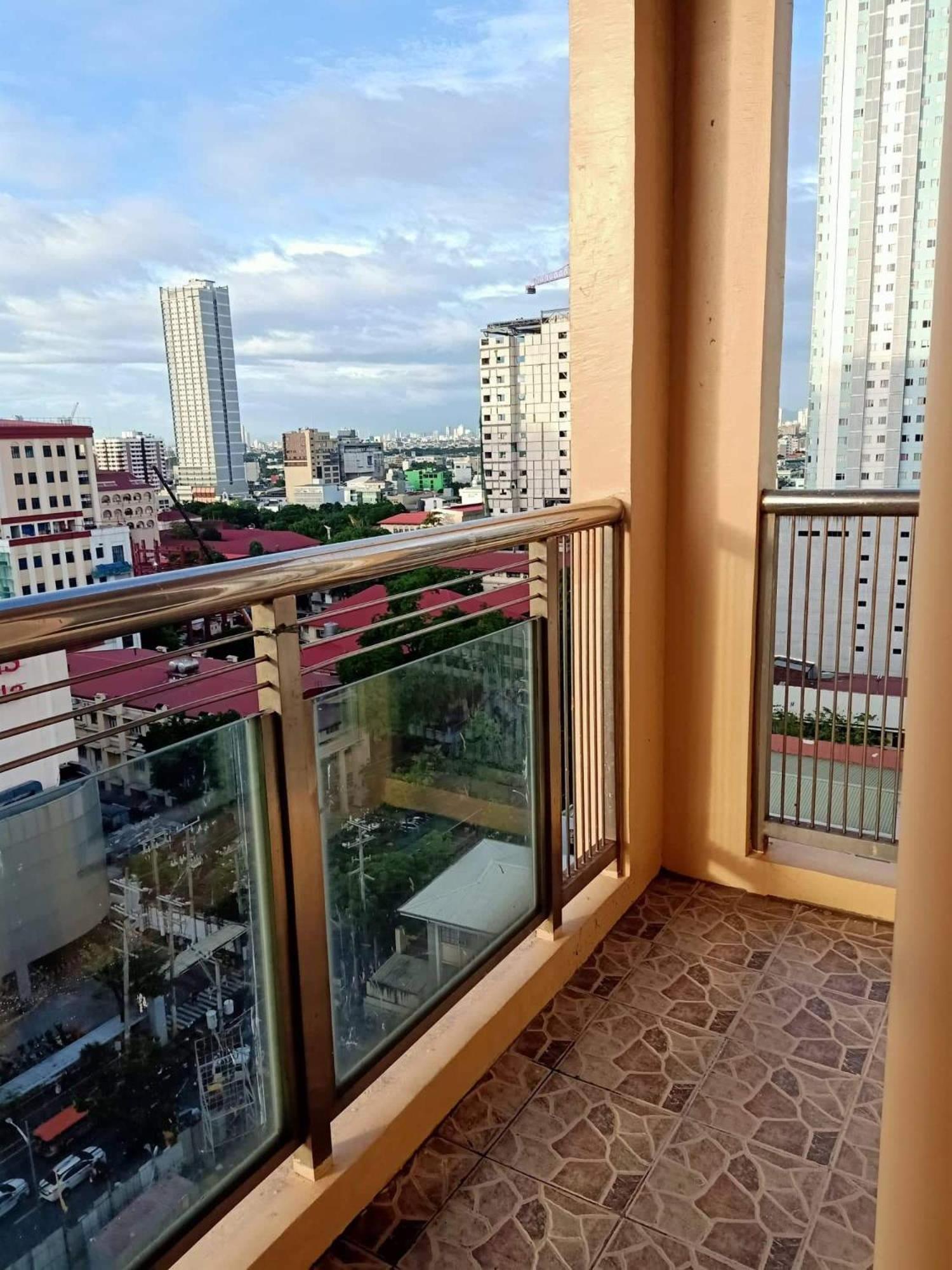 Explore Trendy 1br Unit In Birch Tower * Manila