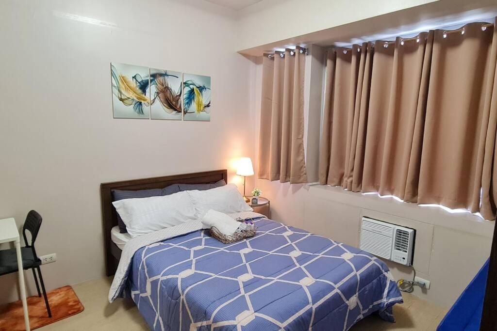 1br With Balcony Accross Naia T3 Apartment