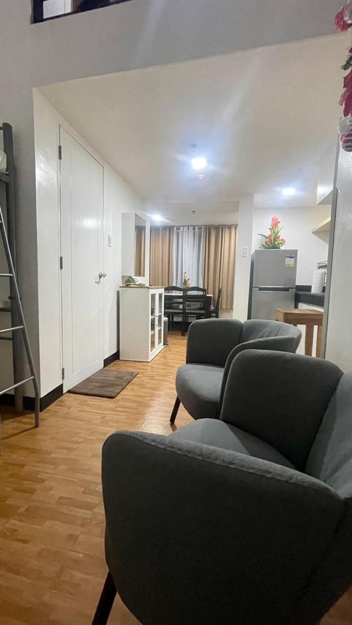 In The Center Of Metro Apartment *