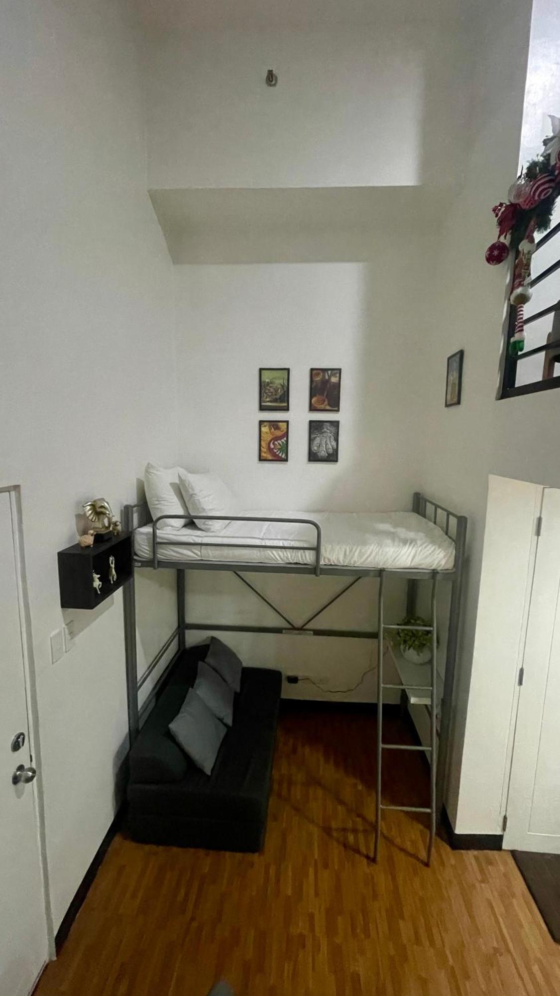 In The Center Of Metro Apartment *