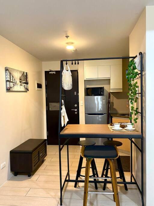 Layover Staycation Walking Distance To Naia T3 * Manila