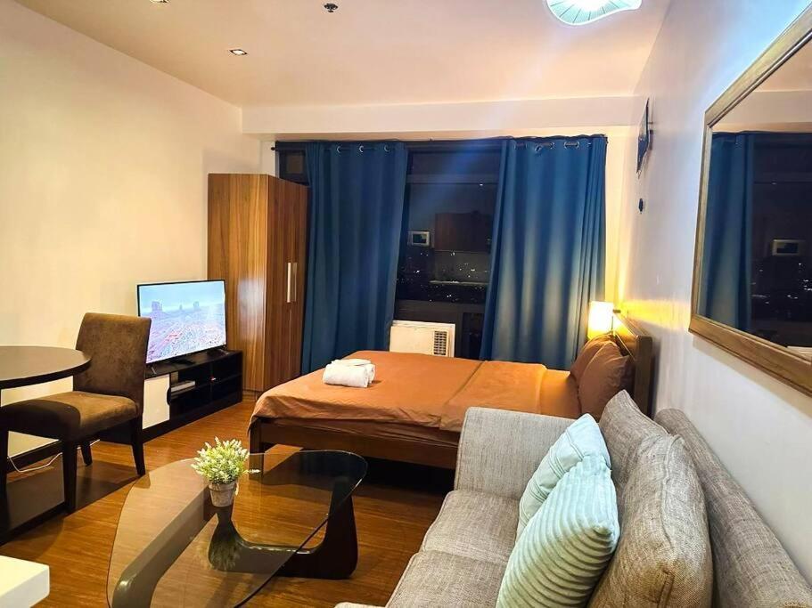 Spacious Unit In Gramercy Makati *
