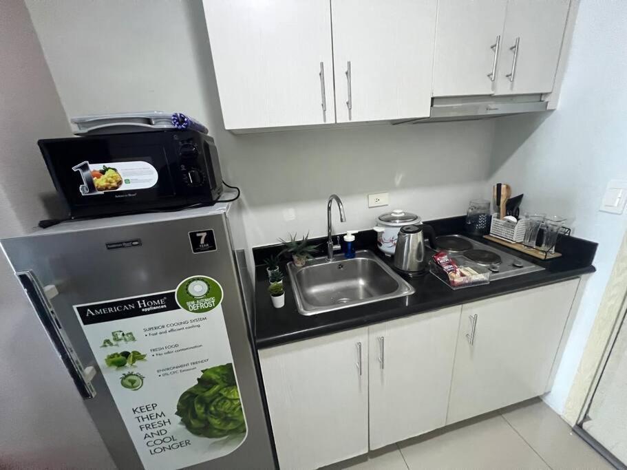 Cozy Makati Getaway With Balcony Manila