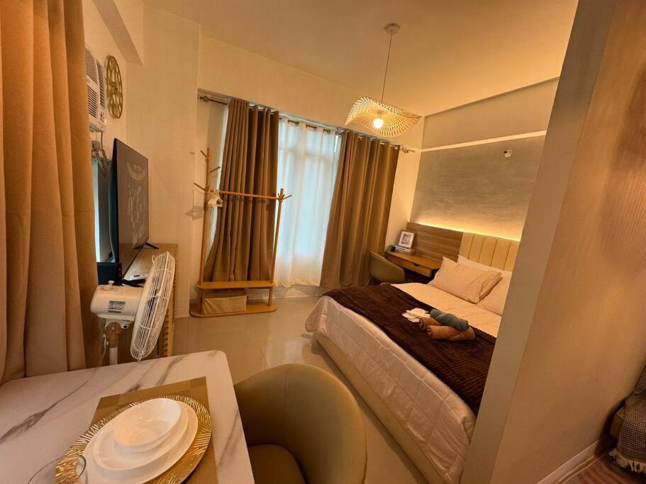 Apartment Budget Friendly Staycation Walking Distance To Venice Mall With Netflix And Wifi *