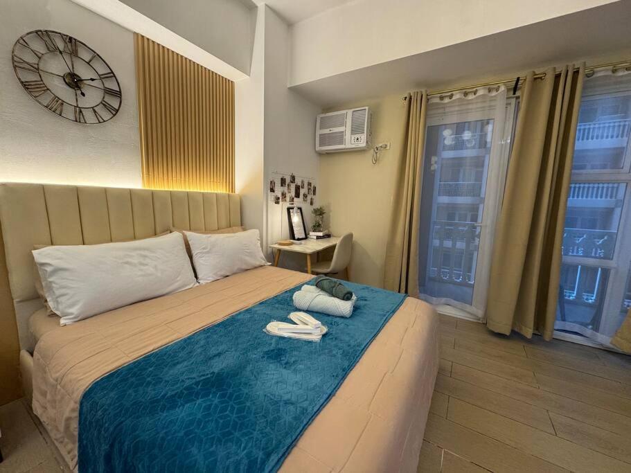 Apartment Staycation In Venice Residences Mckinley With Balcony Manila