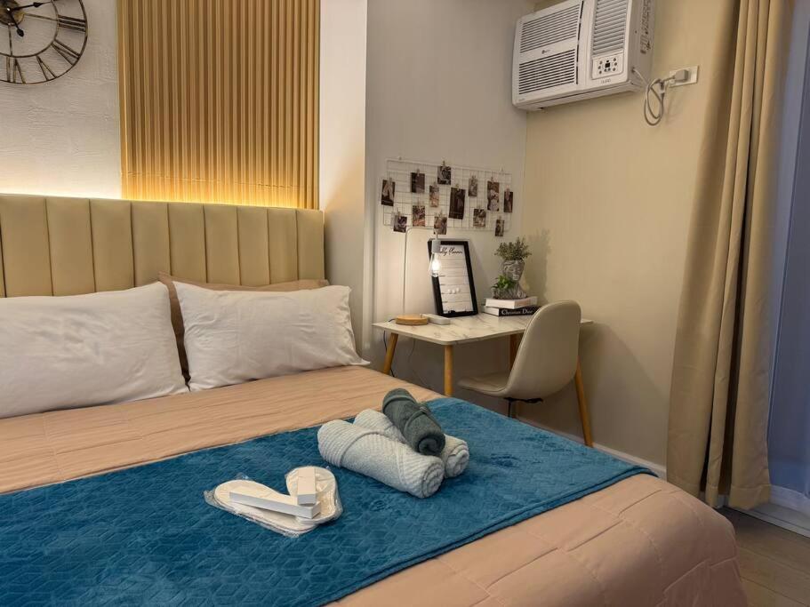 Staycation In Venice Residences Mckinley With Balcony Manila