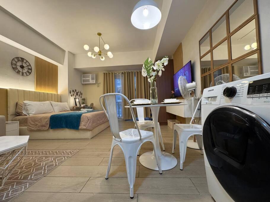 Staycation In Venice Residences Mckinley With Balcony Apartment *