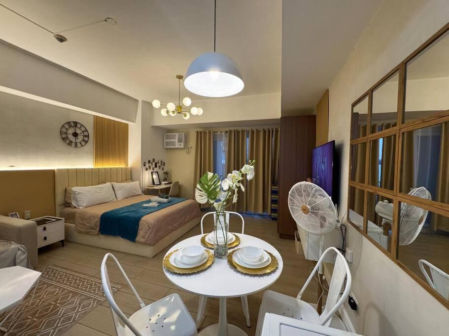 Staycation In Venice Residences Mckinley With Balcony *