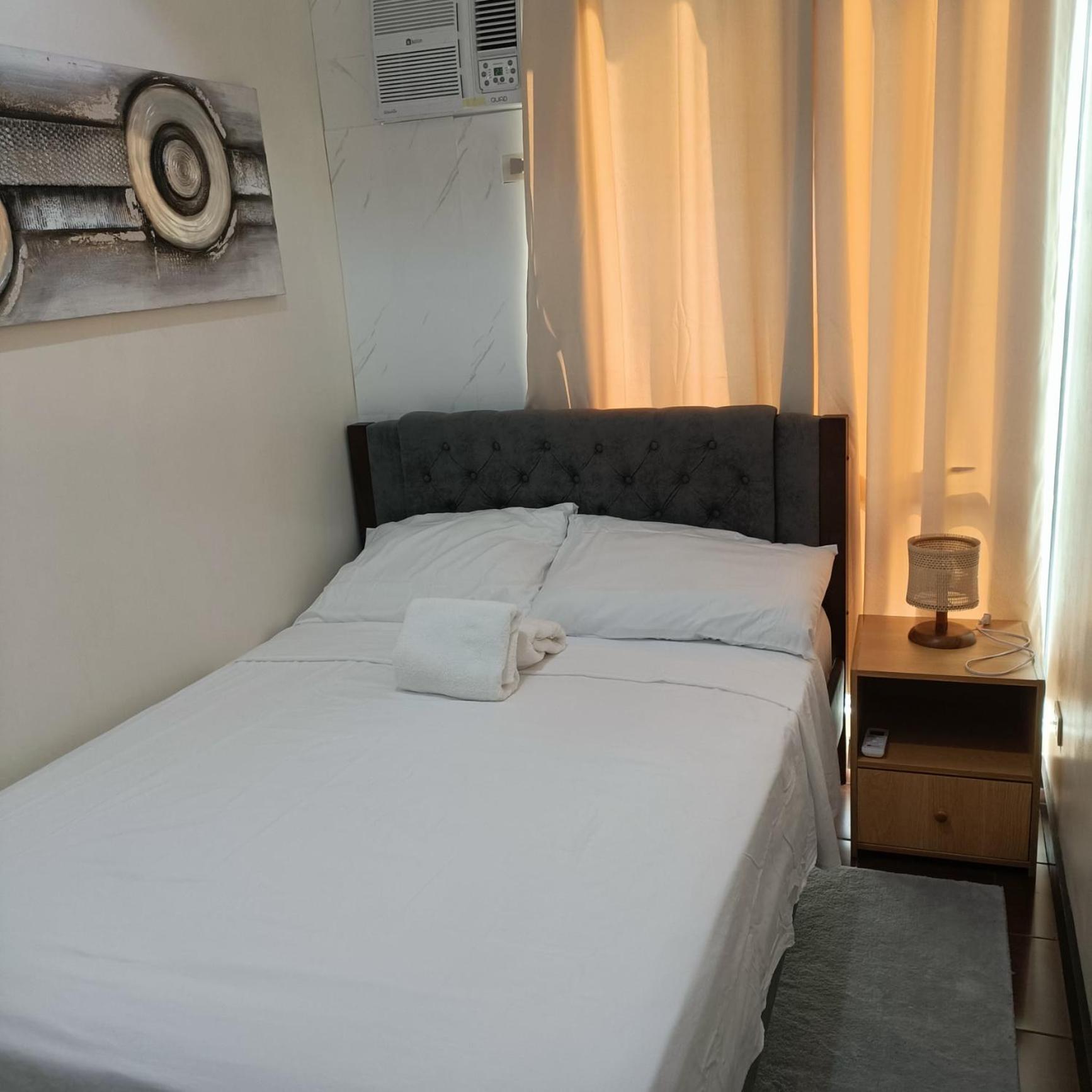 Apartment Marty's Turf At San Lorenzo Manila