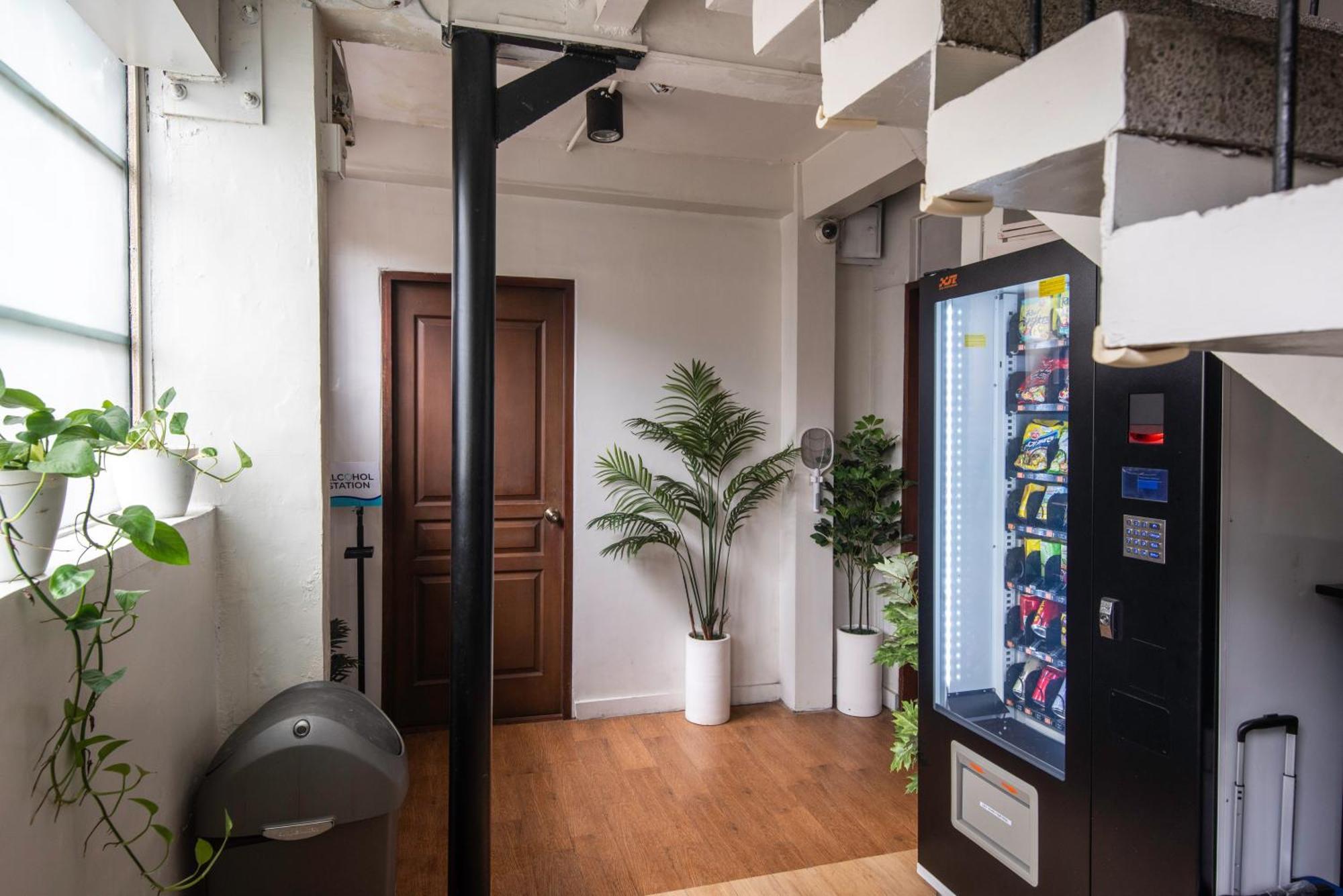 Homestay Homey And Cozey Poblacion Makati S09