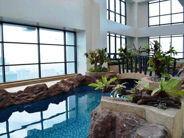 Apartment Twin Beds With View