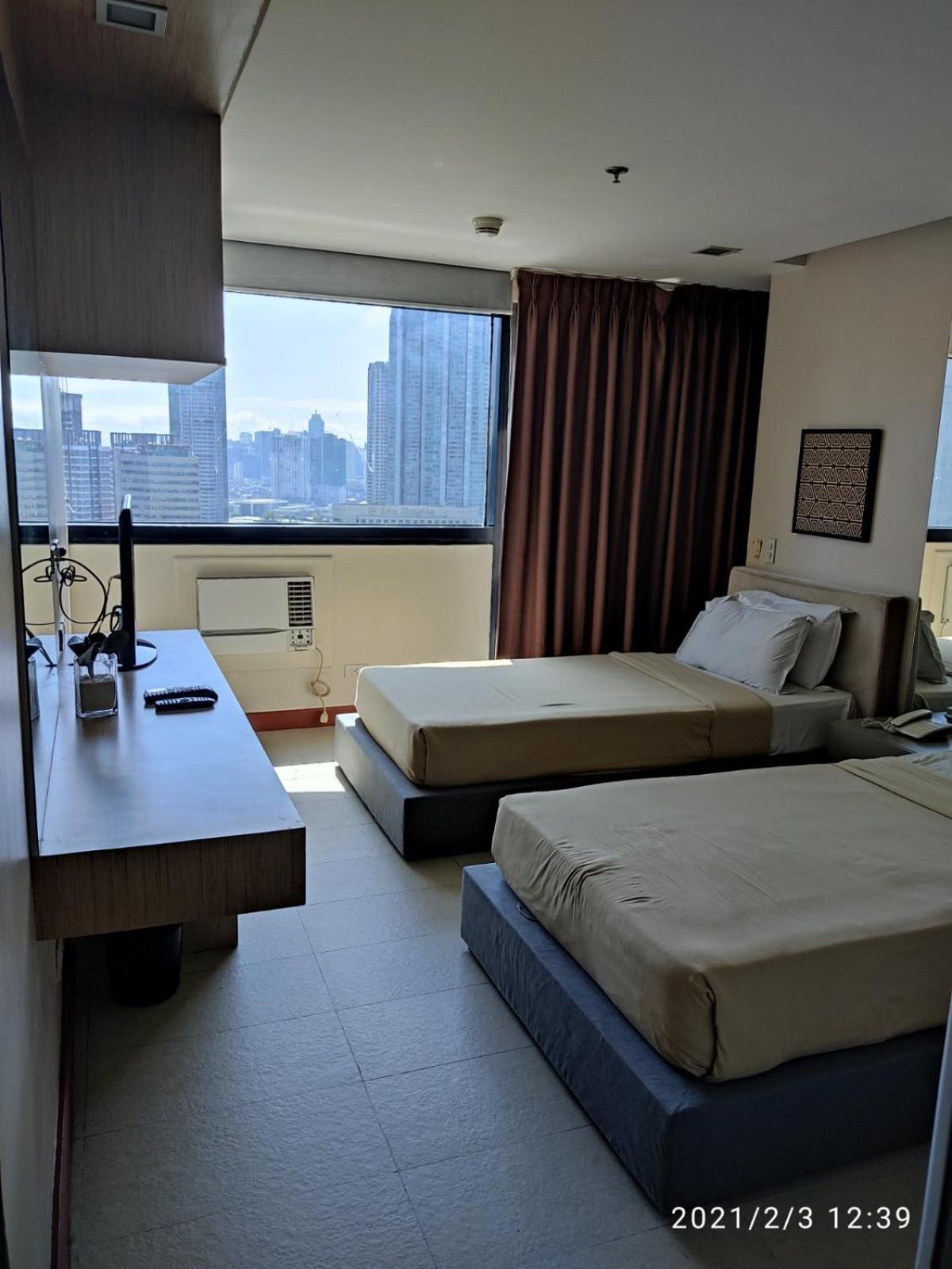 Twin Beds With View Apartment