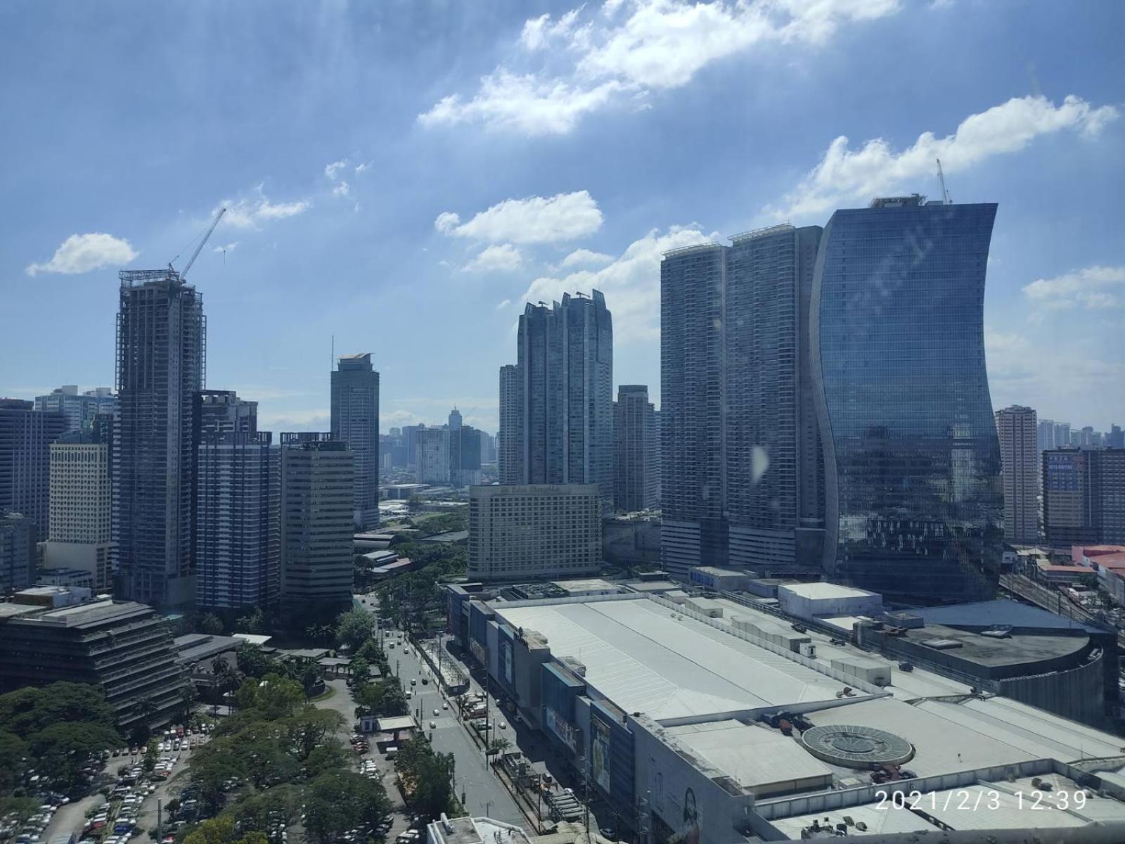 Twin Beds With View Apartment Manila
