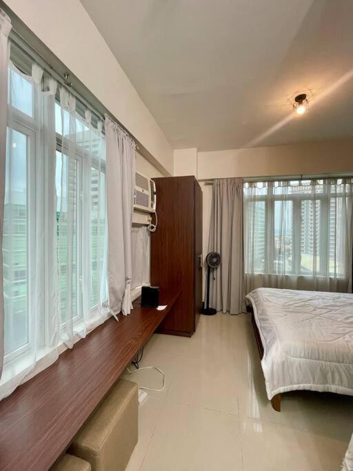 Apartment Elevated Staycation Bgc Venice Grand Canal Manila