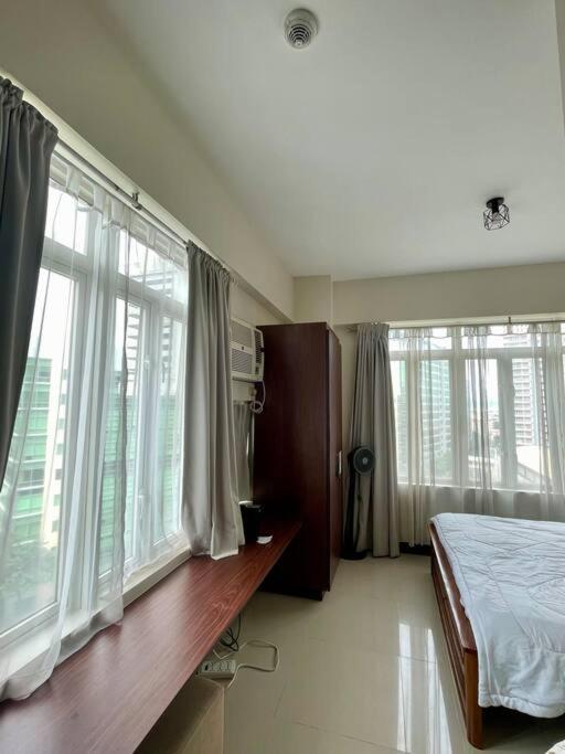Elevated Staycation Bgc Venice Grand Canal