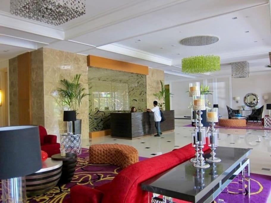 Elevated Staycation Bgc Venice Grand Canal * Manila