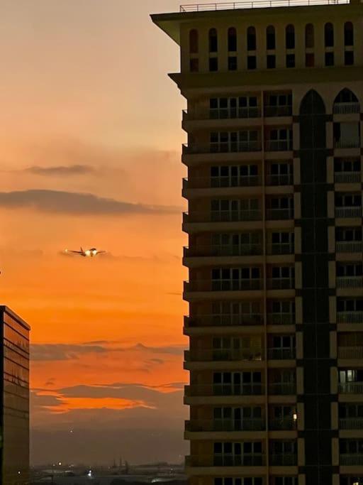 Apartment Elevated Staycation Bgc Venice Grand Canal