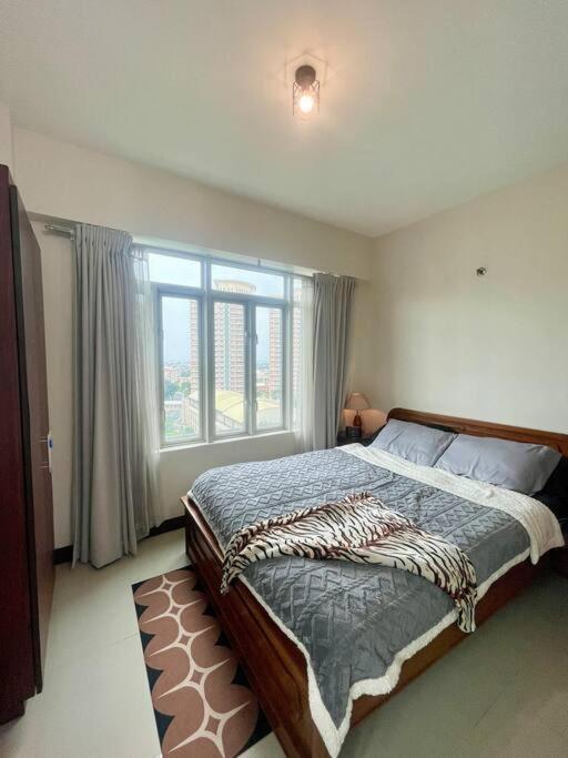 Apartment Elevated Staycation Bgc Venice Grand Canal